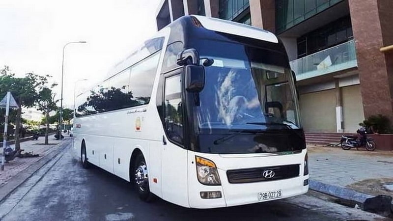 Xe du lich cao cấp Universe 45 chỗ Sài Gòn-Tp Hồ chí Minh
