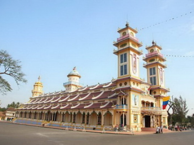 Rent a car to travel in Tay Ninh
