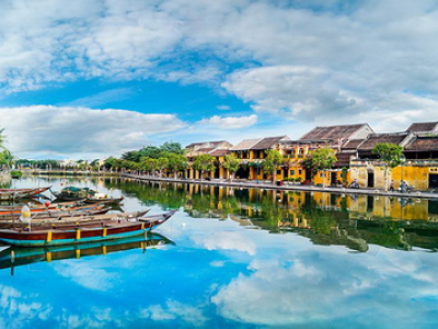 Rent a car to travel in Quang Nam