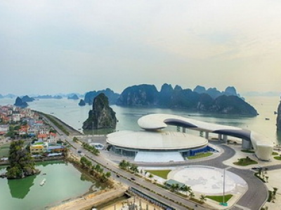 Rent a car to travel in Quang Ninh