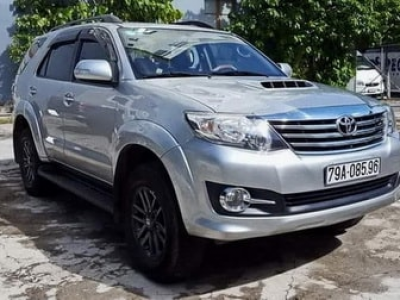 Rent a 7-seater car for rent in Bac Kan Fortuner