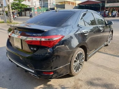 4-seat car rental Toyota Quang Tri