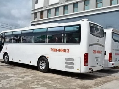 Car rental 47 Universe high class Ninh Binh