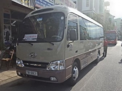 Rent a 29-seat Isuzu Samco Lai Chau tourist car