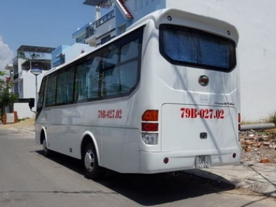 Rent a 29-seat tour car Isuzu Samco Cao Bang